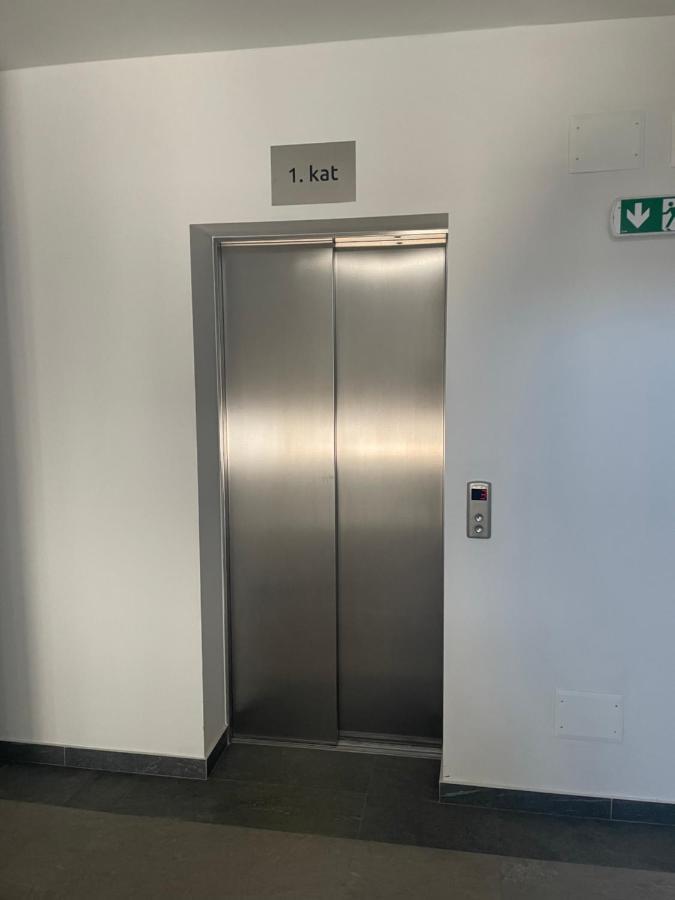 Apartment Diana Zara Parking Free المظهر الخارجي الصورة
